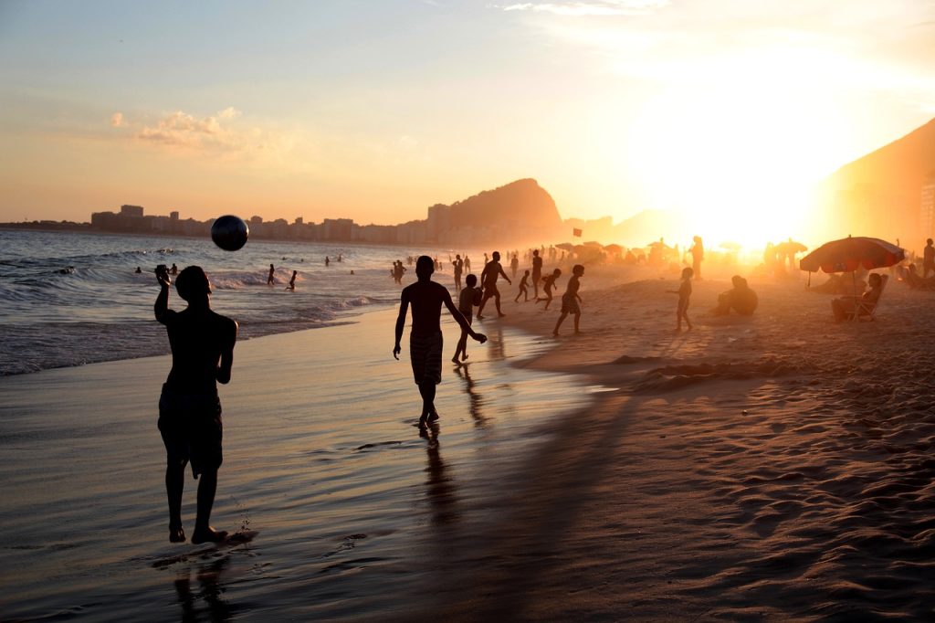 people-2359870_1280